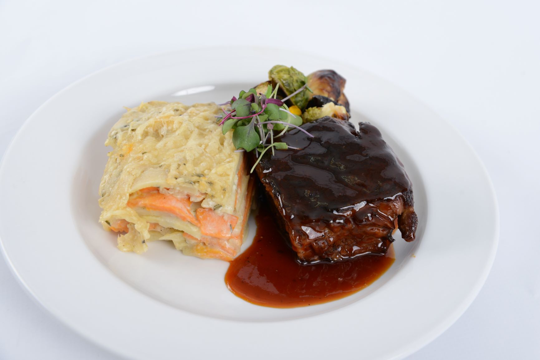 Red Wine Braised Grass Fed Beef (Monday 11/3 Delivery)